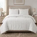 paris-collection-small-dotted-circle-comforter-lifestyle.webp